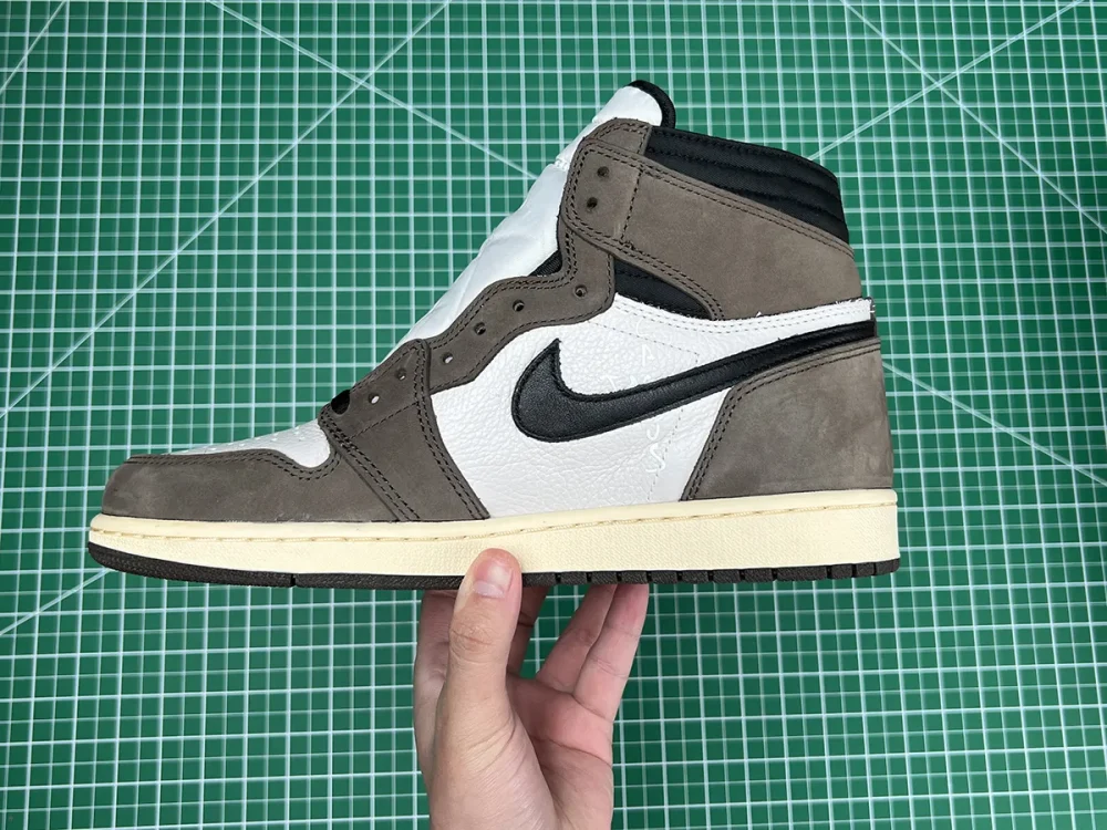 Travis Scott x Air Jordan 1 High - etkick reps