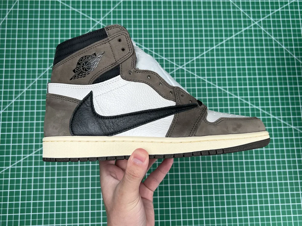 Travis Scott x Air Jordan 1 High - etkick reps