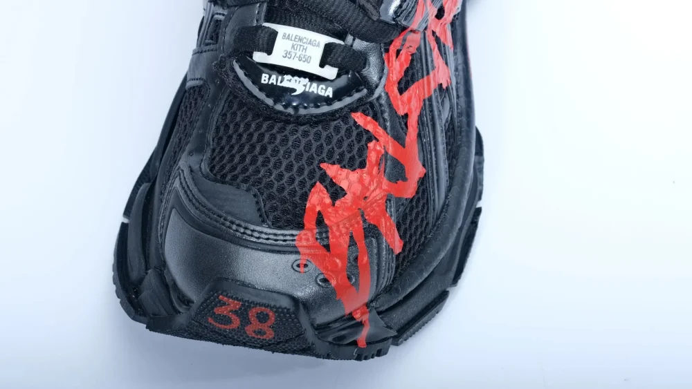 Runner Graffiti Sneaker in Red and black mesh and nylon reps - etkick uk