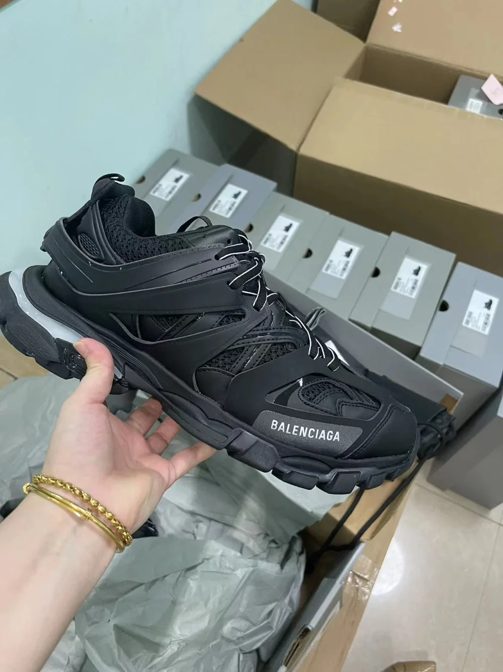 Top Balenciaga Men’s Track Led Sneaker in Black REPS - etkick uk