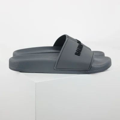 Balenciaga Flip-Flops mit Logo-Print Grey - etkick reps