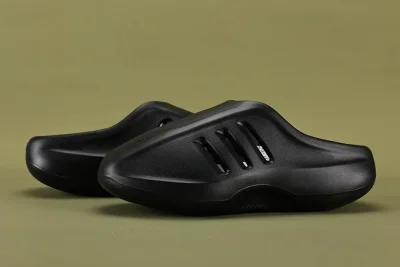 adiFOM IIInfinity Mules Black - etkick reps