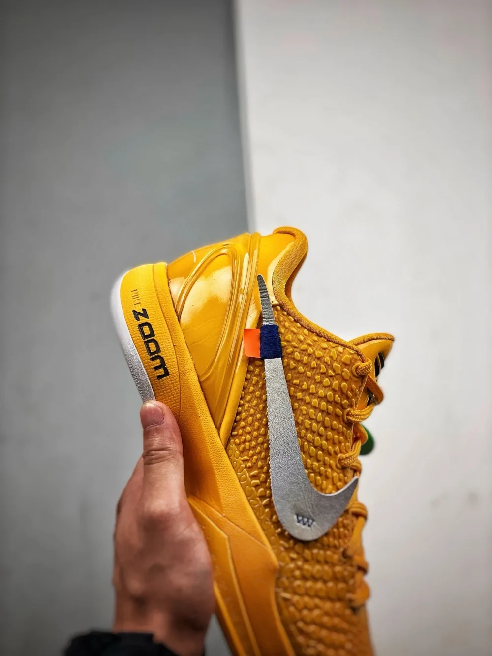 OFF-WHITE x Kobe 6 “University Gold” - etkick reps