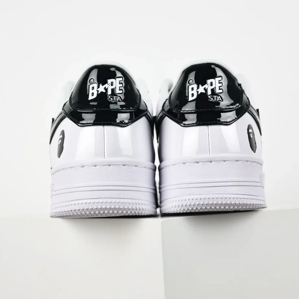 A BATHING APE STA Sneakers in White and Black - etkick reps