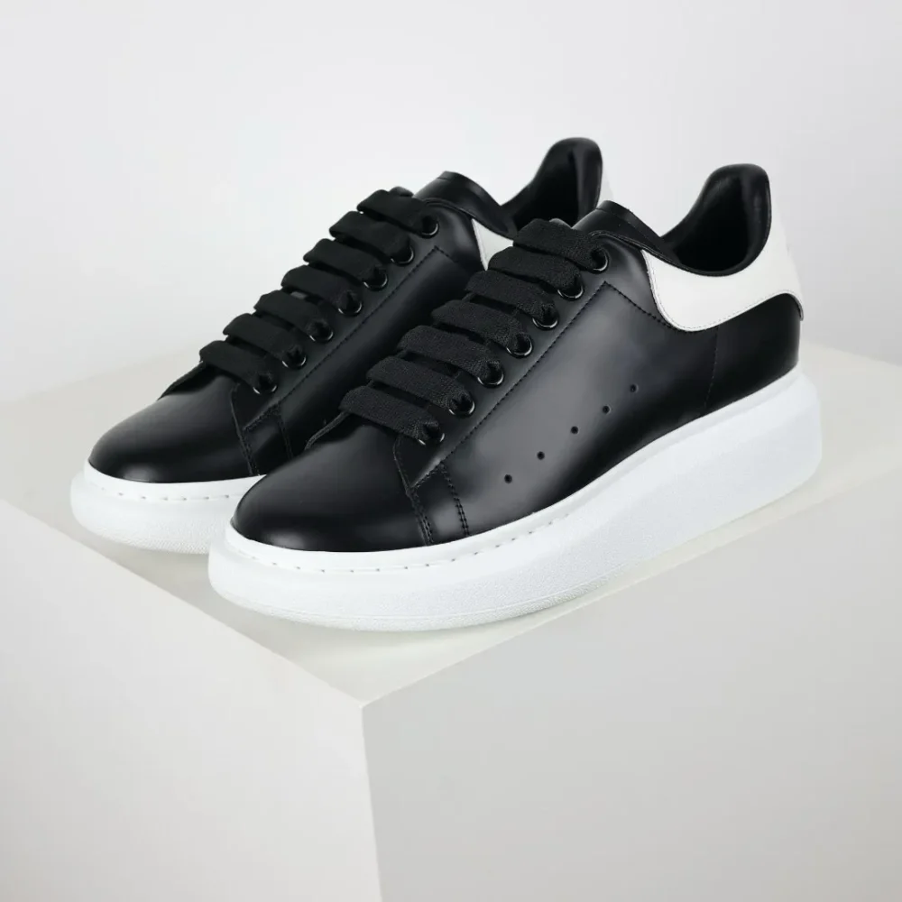 McQueen Oversized Low-Top Sneakers Black/White Reps - etkick reps