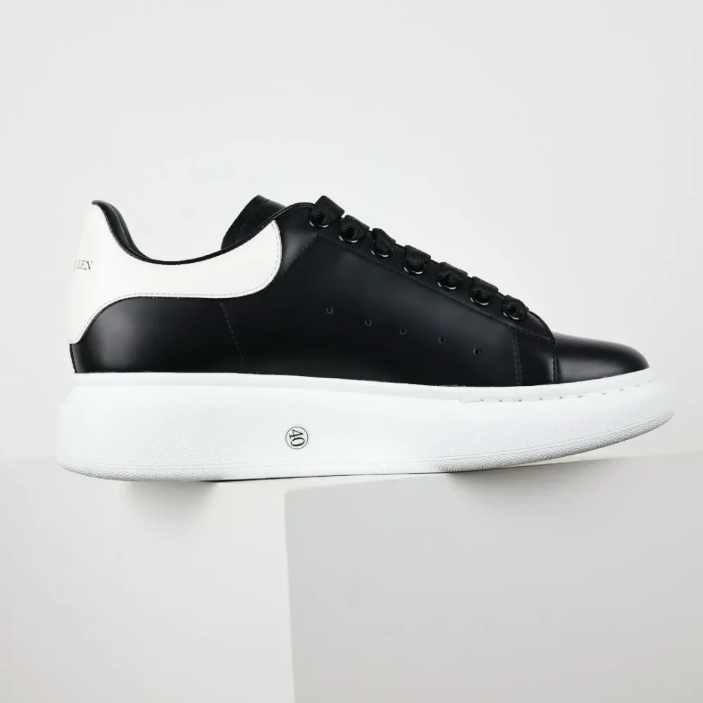 McQueen Oversized Low-Top Sneakers Black/White Reps - etkick reps