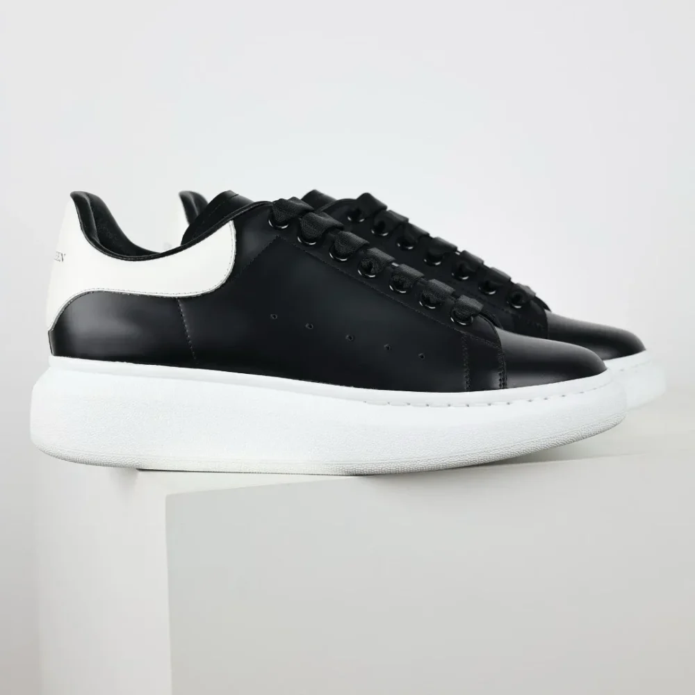 McQueen Oversized Low-Top Sneakers Black/White Reps - etkick reps