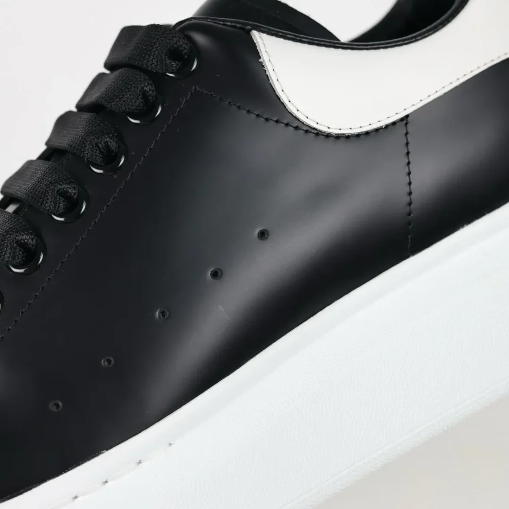 McQueen Oversized Low-Top Sneakers Black/White Reps - etkick reps