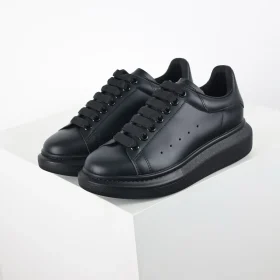 Alexander McQueen white shoes "Black"