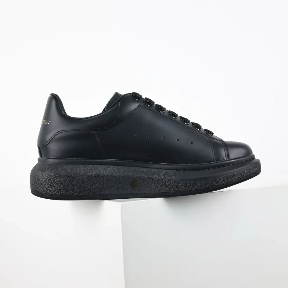 Alexander McQueen white shoes “Black” - etkick reps