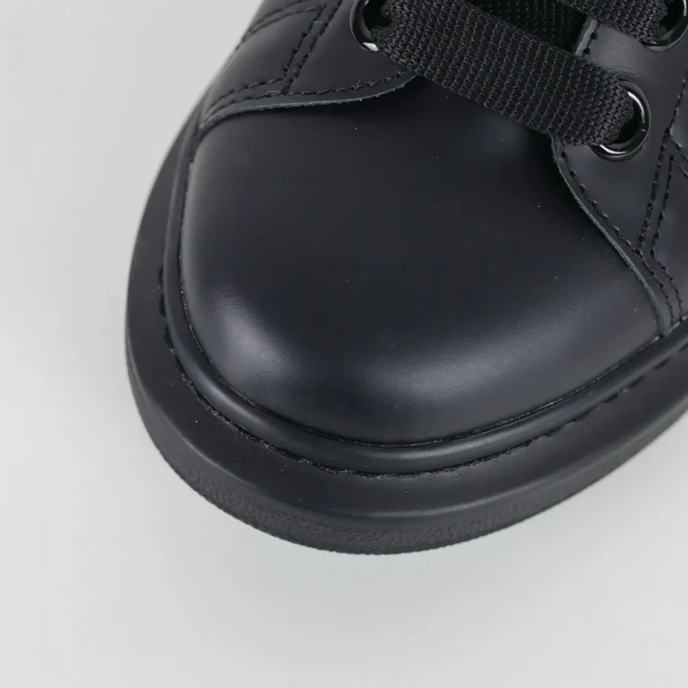 Alexander McQueen white shoes “Black” - etkick reps