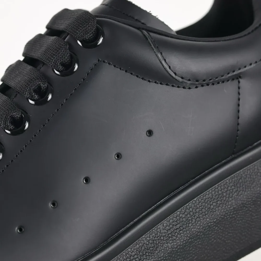 Alexander McQueen white shoes “Black” - etkick reps