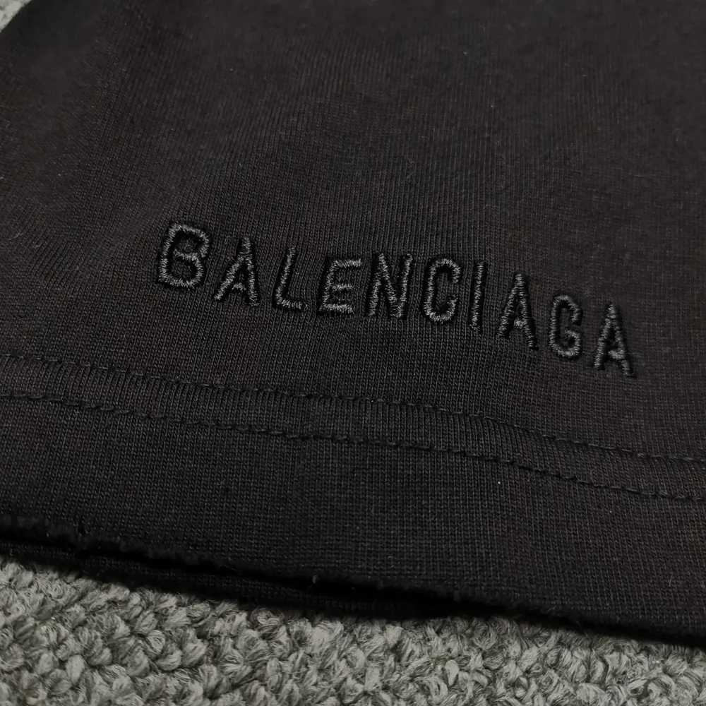 Balenciaga T-shirt with Brand Ambassador Fan Club lettering - etkick reps
