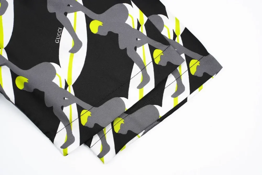D10r Surfer Print In Black And White T-Shirt - etkick reps
