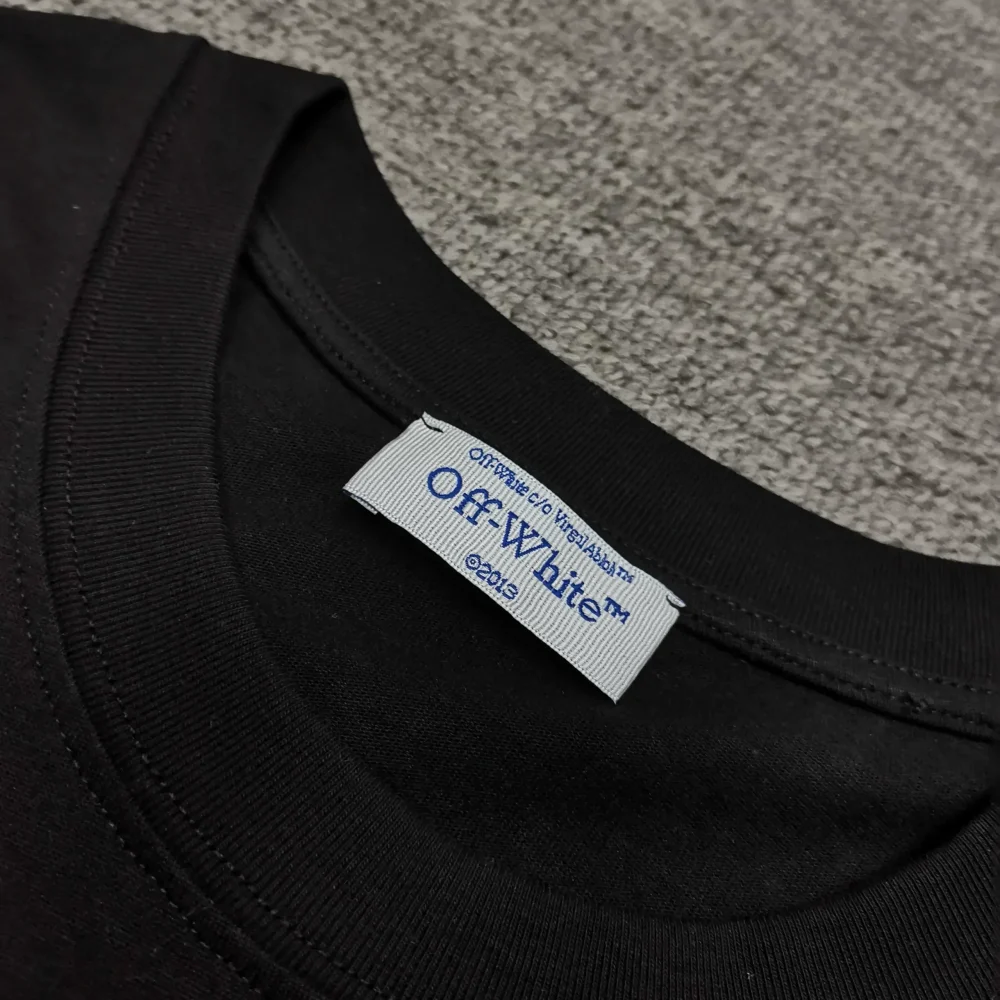 Off-White Loose Fit Short Sleeve T-Shirt with Butterfly Arrow Reps - etkick reps