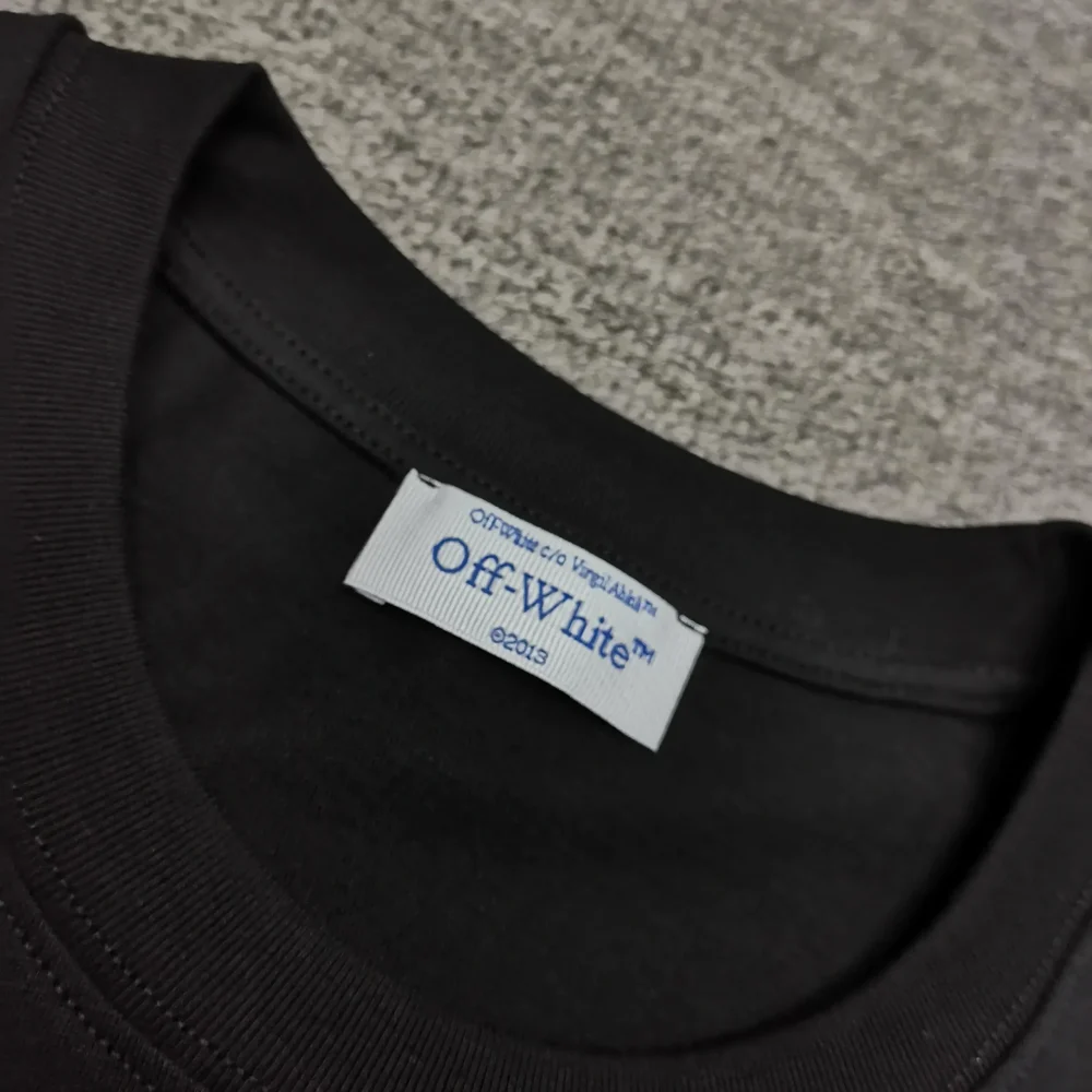 Off-White With Colorful Painted Words And A Loose Fit T-Shirt - etkick reps
