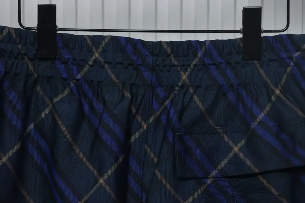 BU Men's twill shorts - Image 18