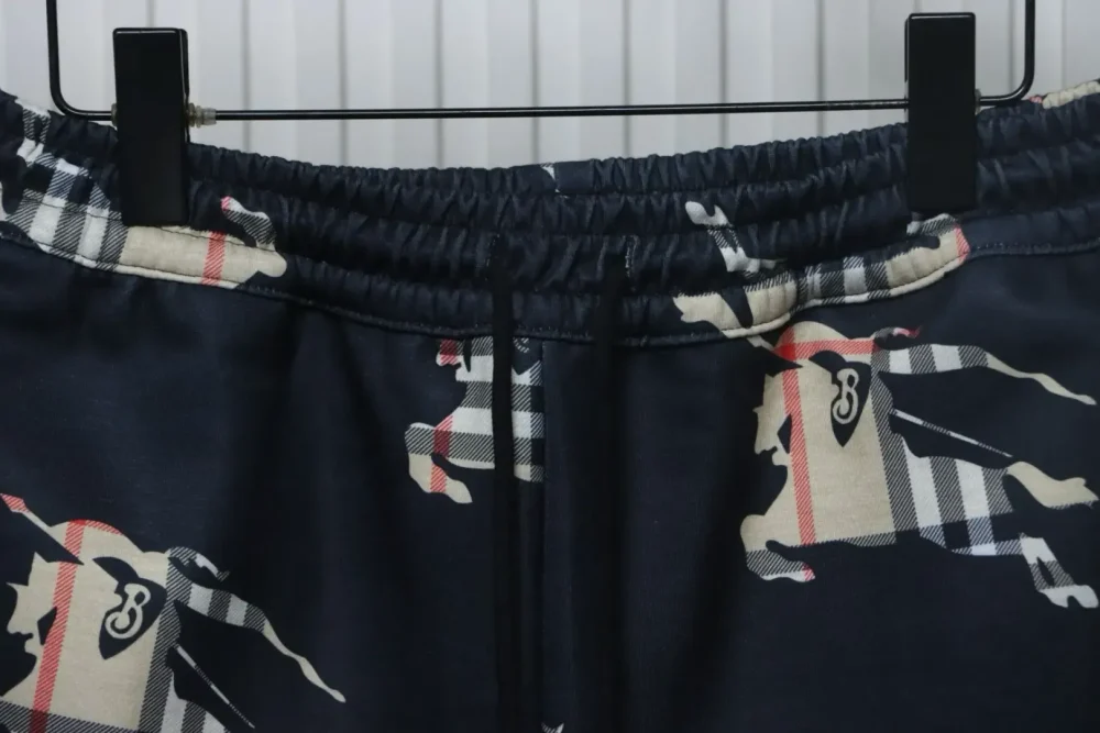 BU Shorts With Checked Warhorse Print - Image 15