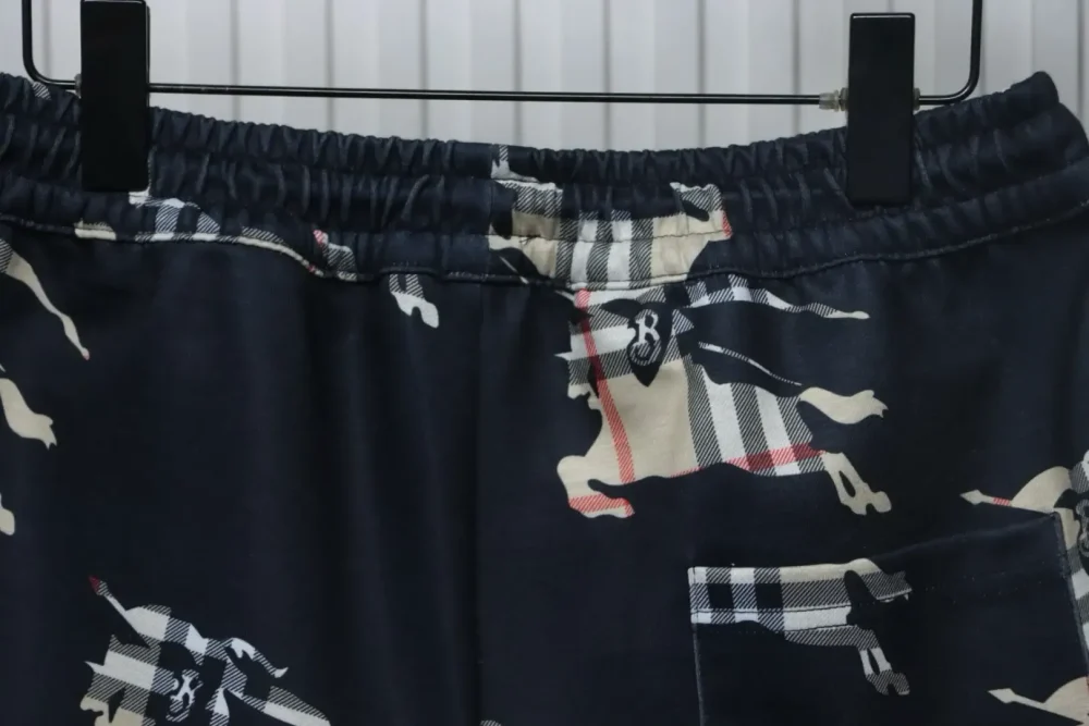 BU Shorts With Checked Warhorse Print - Image 20