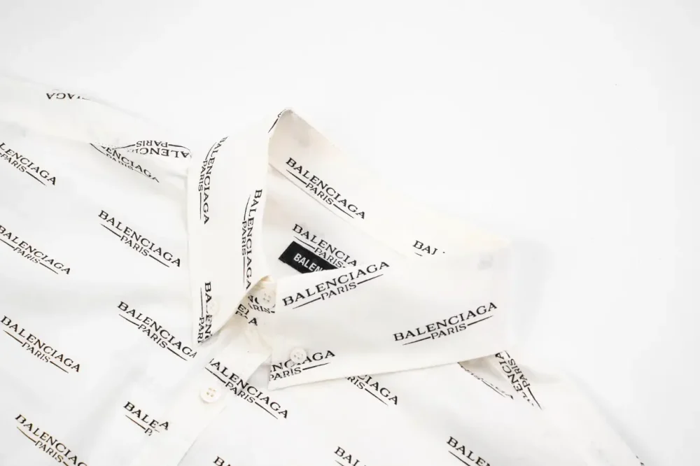Balenciaga Limited Edition Short-Sleeved Shirt With Letter Print In White - Image 4
