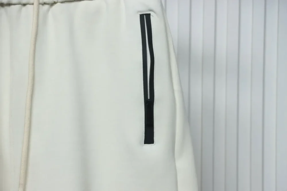 FD Woven Shorts With Laminated Zip Pocket And Double F Patchwork - Image 5
