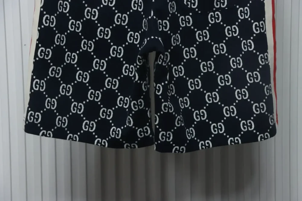GU Classic Jacquard Shorts With All-Over Print - Image 11