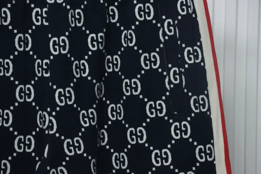 GU Classic Jacquard Shorts With All-Over Print - Image 3