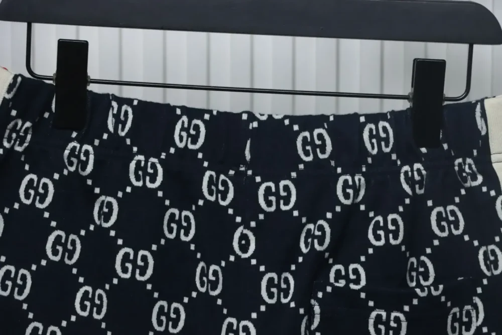 GU Classic Jacquard Shorts With All-Over Print - Image 8