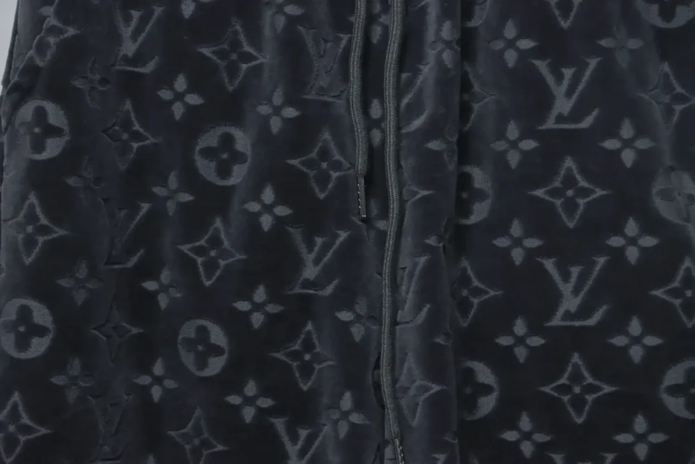 LU Towel-Flocked Jacquard Shorts With Monogram - Image 3
