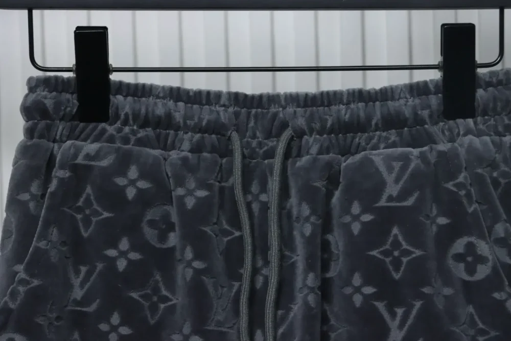 LU Towel-Flocked Jacquard Shorts With Monogram - Image 5