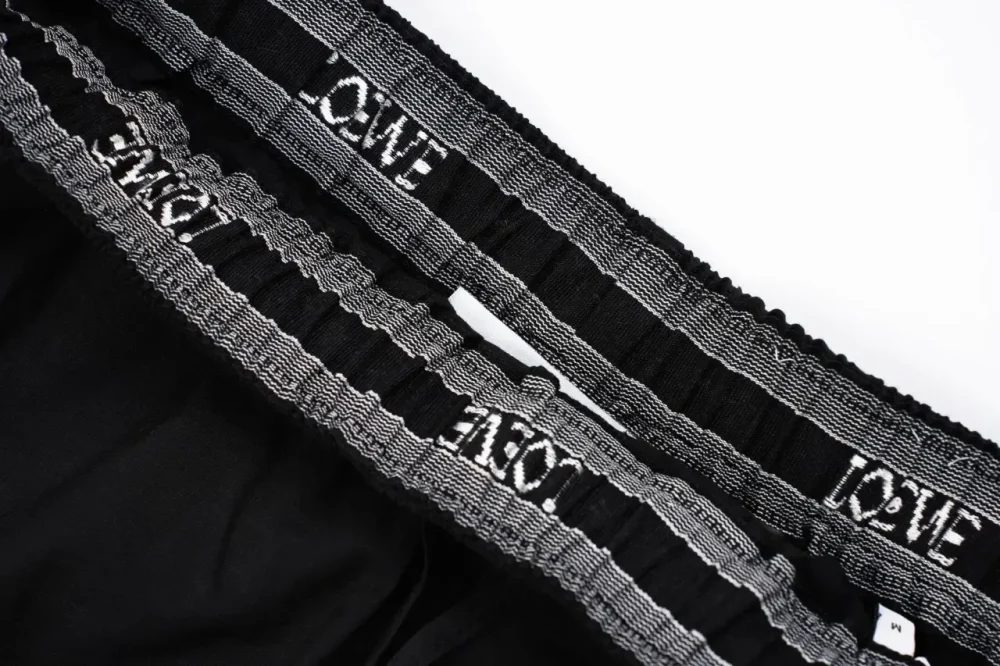 Shorts With Embroidered Cut-Outs On The Back Pocket - Image 7