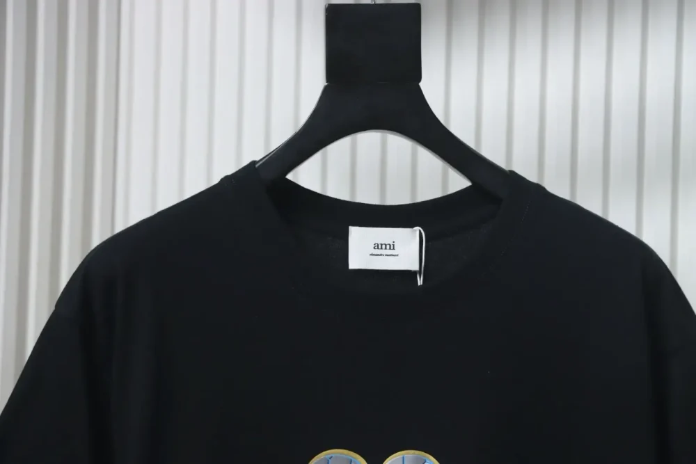 Ami Short Sleeves With Crackled Heart And Letter Embossing - Image 11