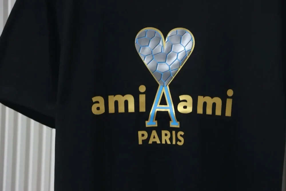 Ami Short Sleeves With Crackled Heart And Letter Embossing - Image 15