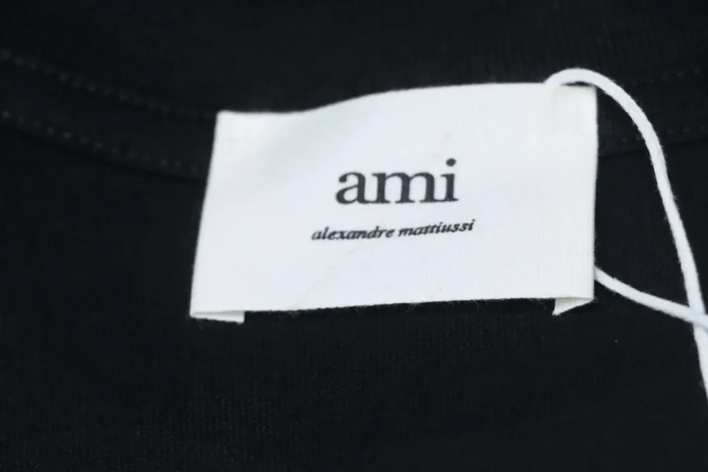 Ami Short Sleeves With Crackled Heart And Letter Embossing - Image 17