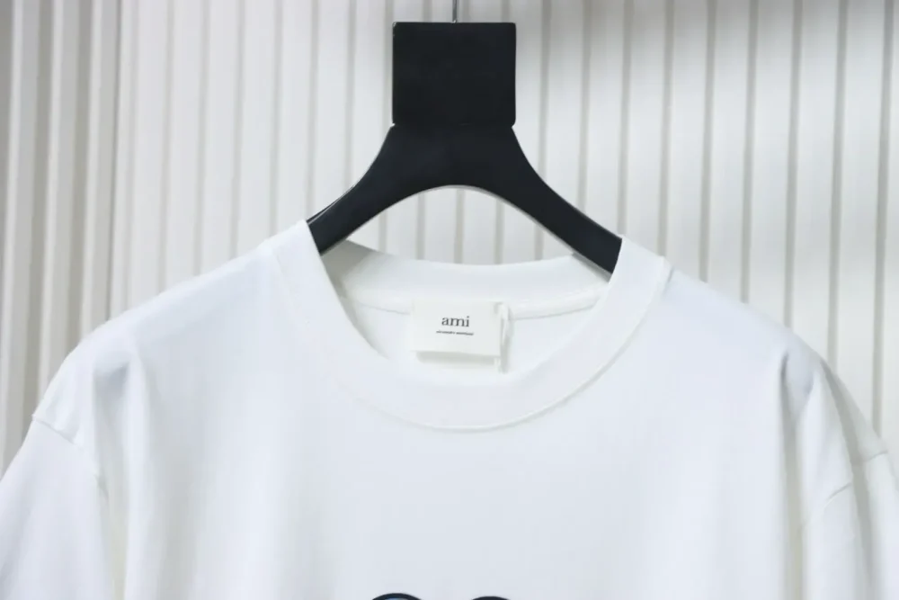 Ami Short Sleeves With Crackled Heart And Letter Embossing - Image 3