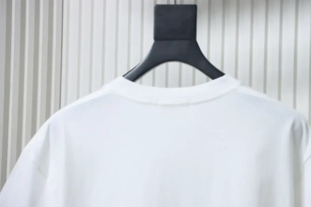 Ami Short Sleeves With Crackled Heart And Letter Embossing - Image 4