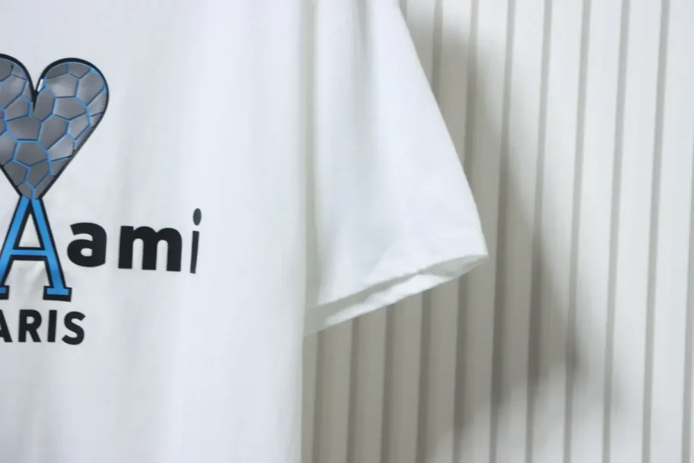Ami Short Sleeves With Crackled Heart And Letter Embossing - Image 6