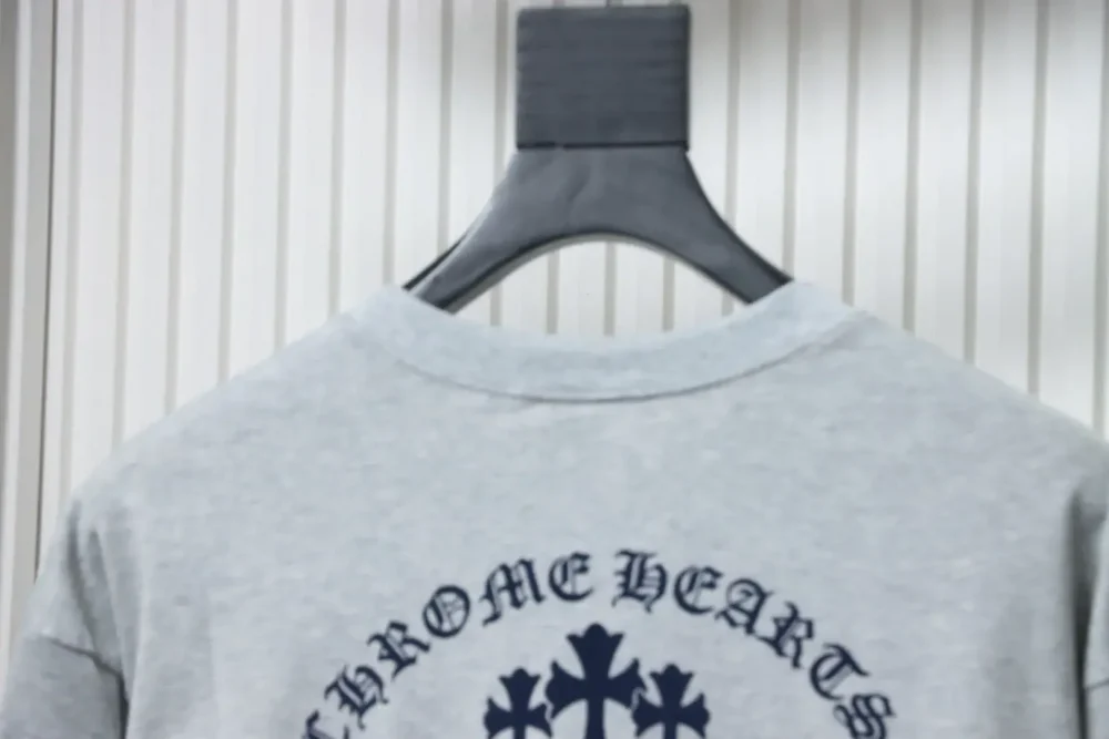 CH Shirt With Round Neck And Flocked Logo Print - Image 4