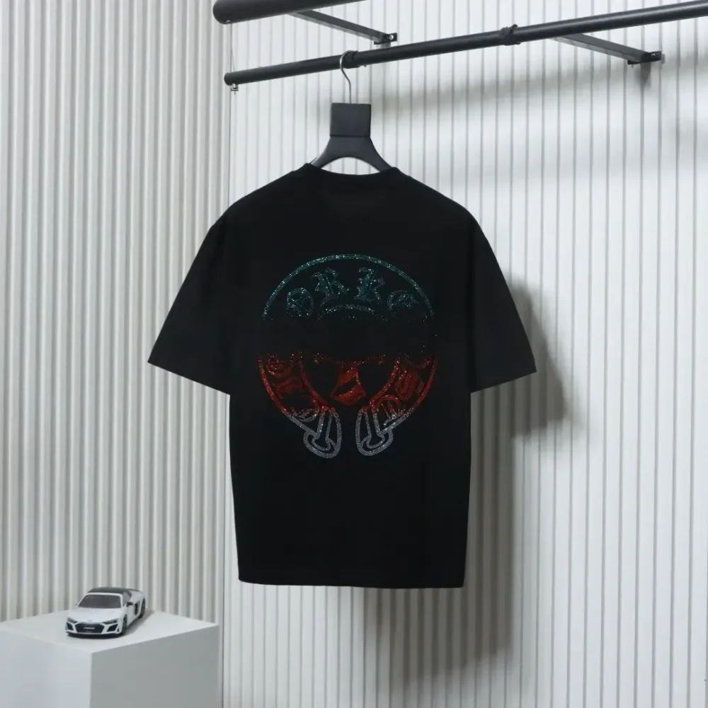 CH T-Shirt With Gradient Color And Hot Diamond Logo - Image 11