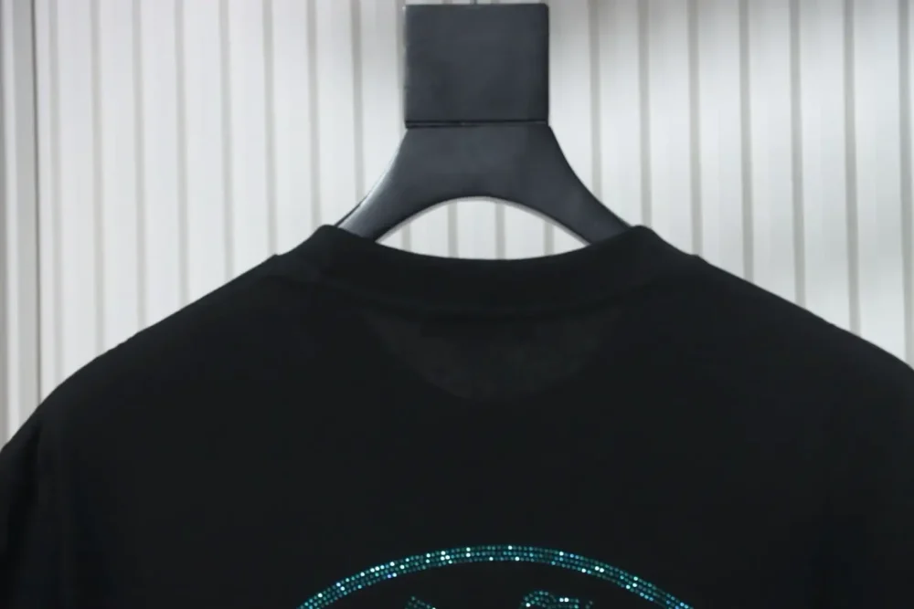 CH T-Shirt With Gradient Color And Hot Diamond Logo - Image 17
