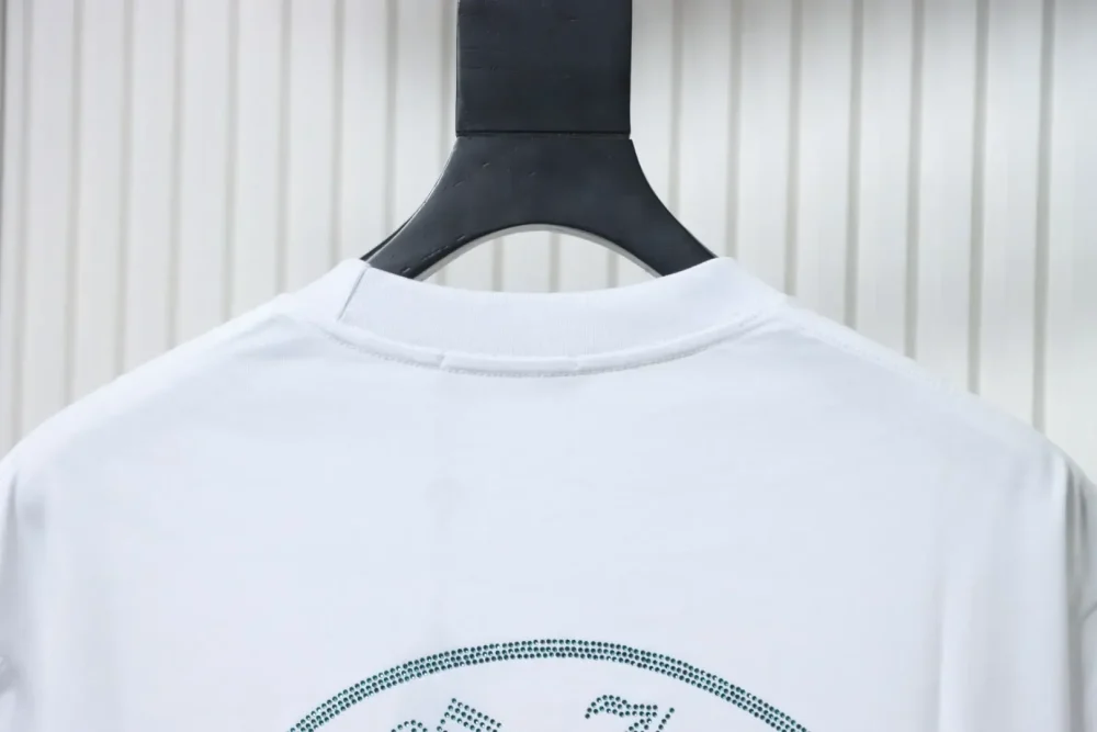 CH T-Shirt With Gradient Color And Hot Diamond Logo - Image 4