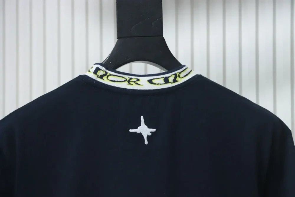 DI T-Shirt With Jacquard Webbing And Lettering At The Neckline - Image 13