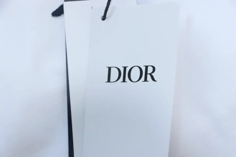DI T-Shirt With Jacquard Webbing And Lettering At The Neckline - Image 10