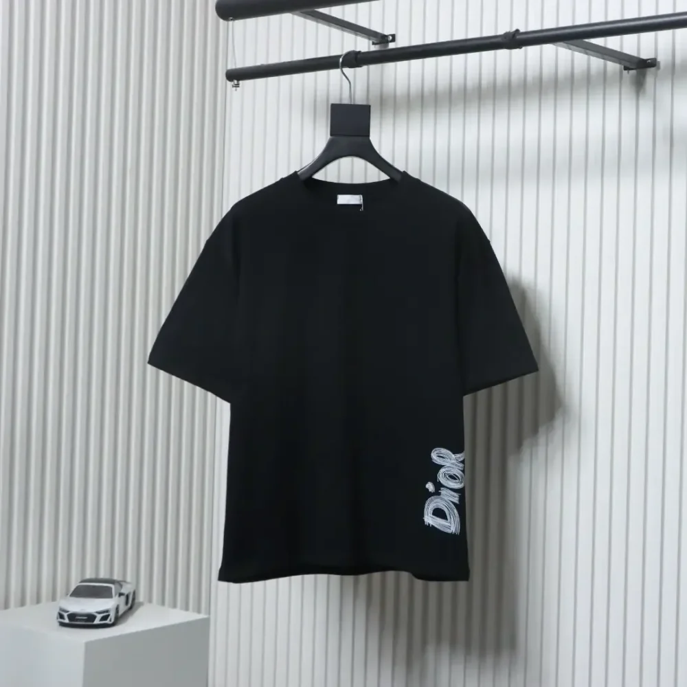 DI T-Shirt With Lettering On The Hem