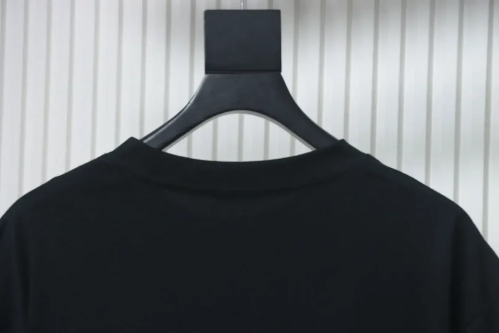 DI T-Shirt With Lettering On The Hem - Image 4