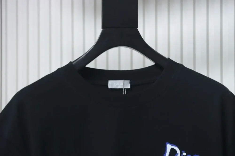 DI T-Shirt With Peace Dove - Image 10