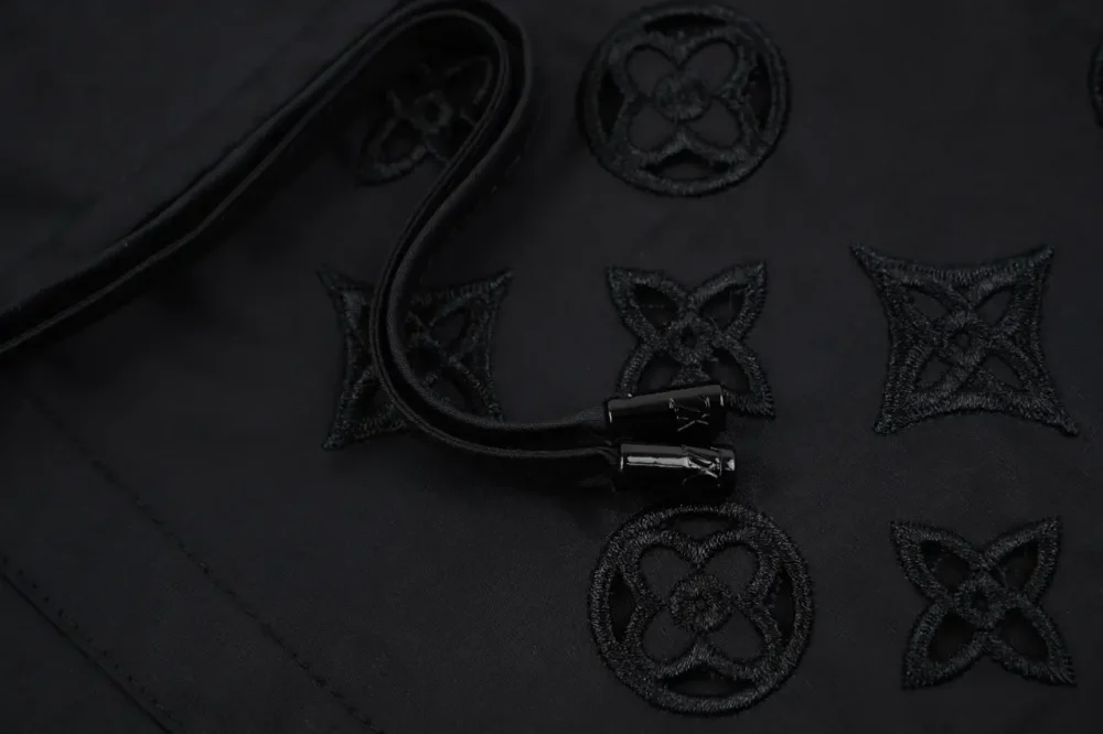 LU T-Shirt With Hollow Monogram Embroidery - Image 16