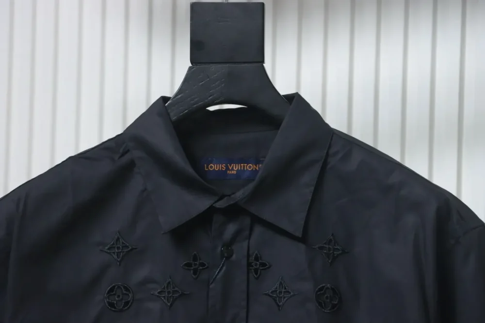 LU T-Shirt With Monogram Embroidery - Image 3