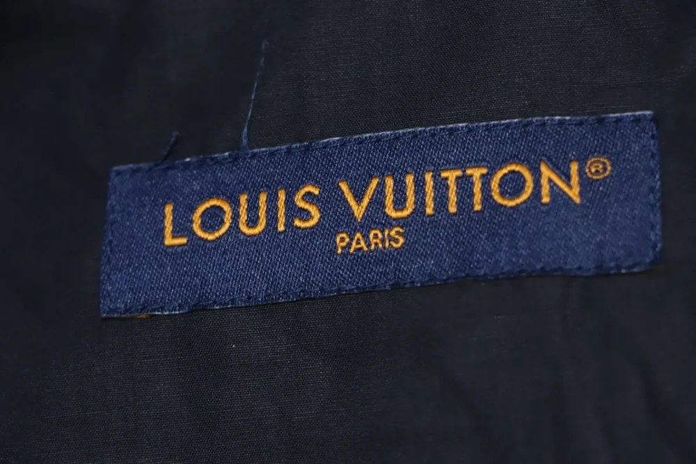 LU T-Shirt With Monogram Embroidery - Image 8