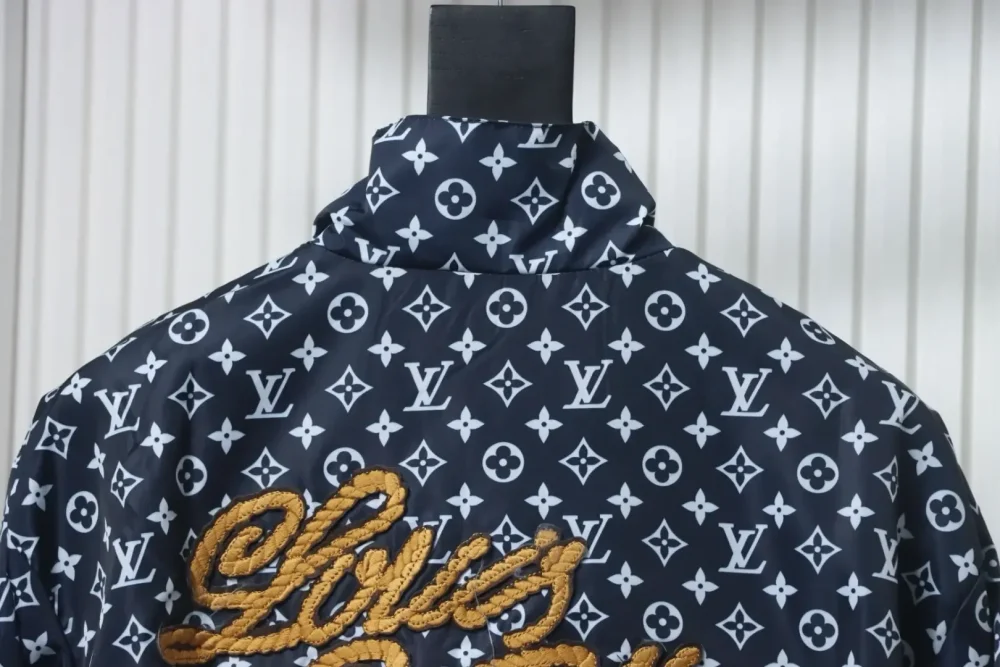 LU Trench Coat With Monochrome Print - Image 4